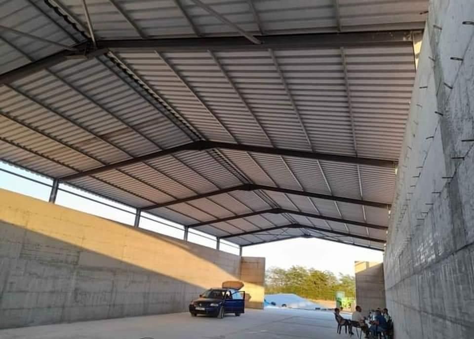 Vând hală metalica 9x8x4