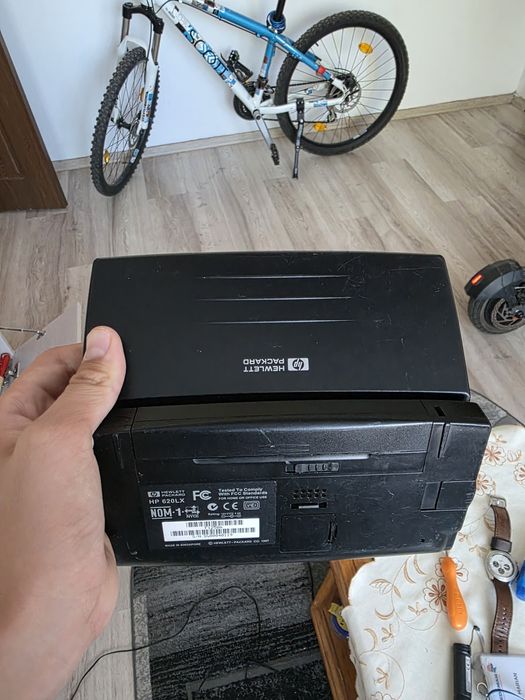 Vândmini laptop HP 620LX cu mufa de încărcare defectă
