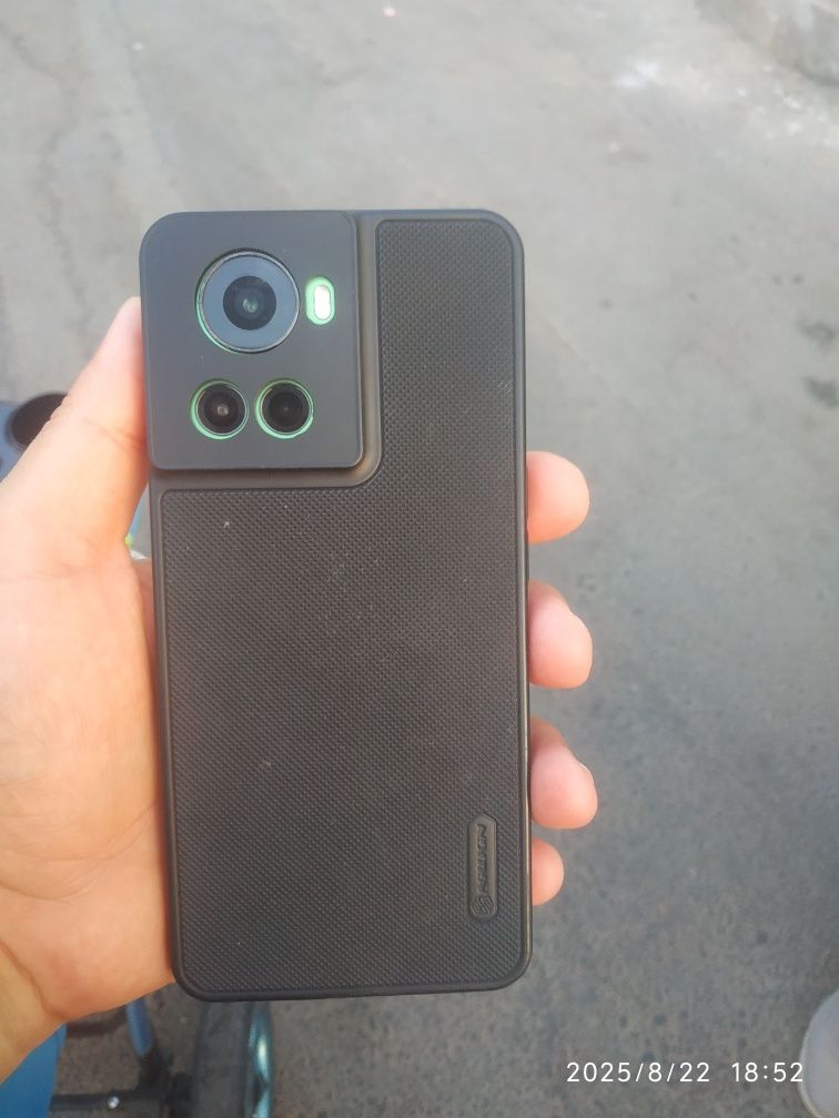 One plus 10 R 12+11/256 gb 5G ideal igravoy