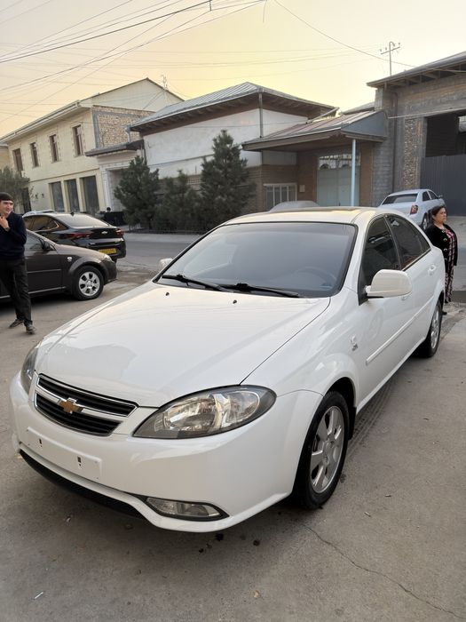 Срочно жентра сотилади