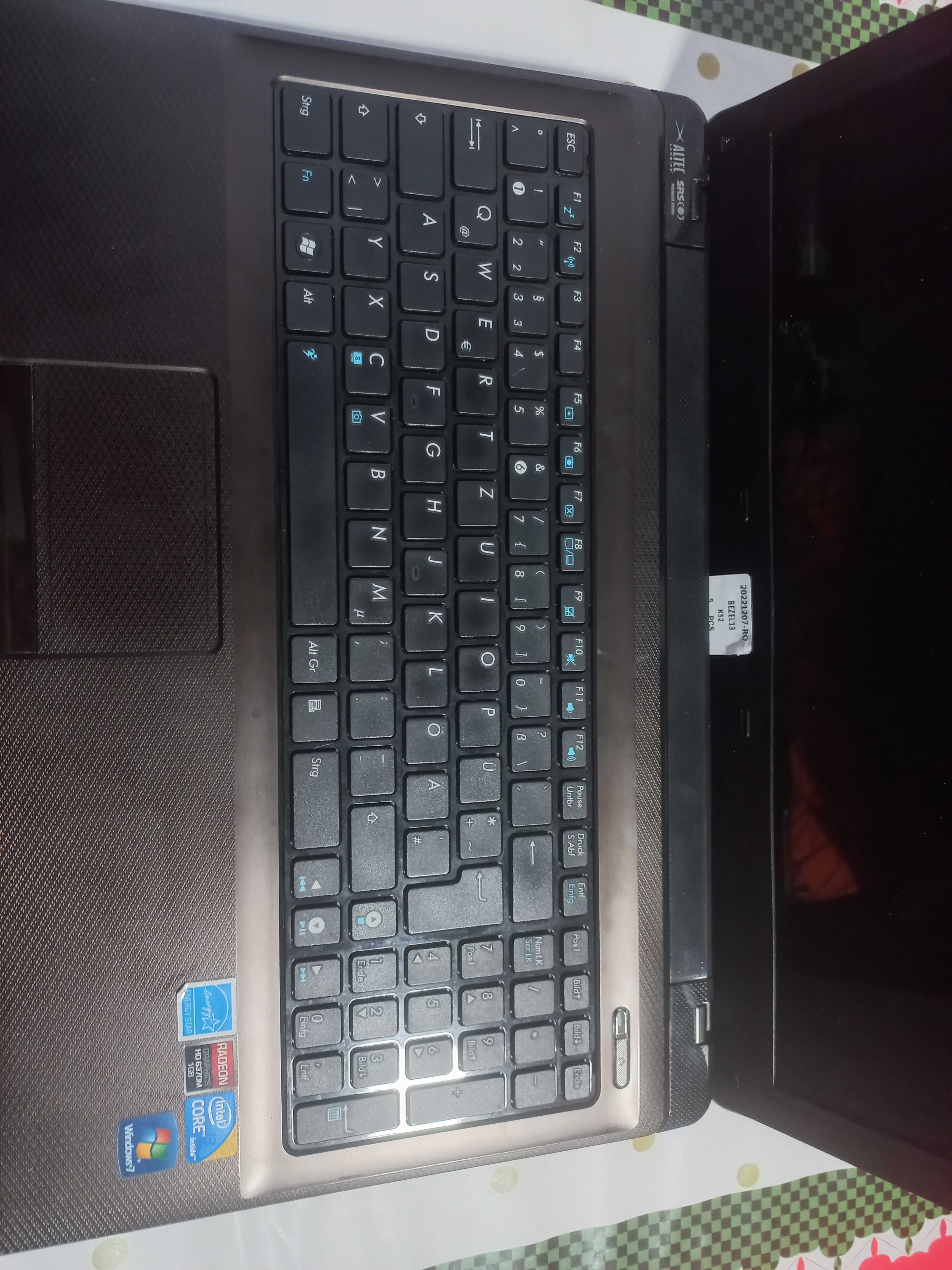 Vand Laptop ASUS X52J