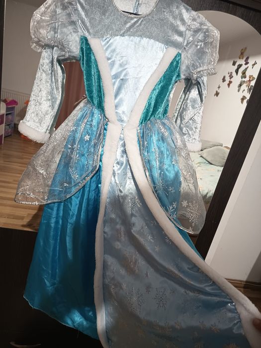 Rochie crăiasa pt serbare