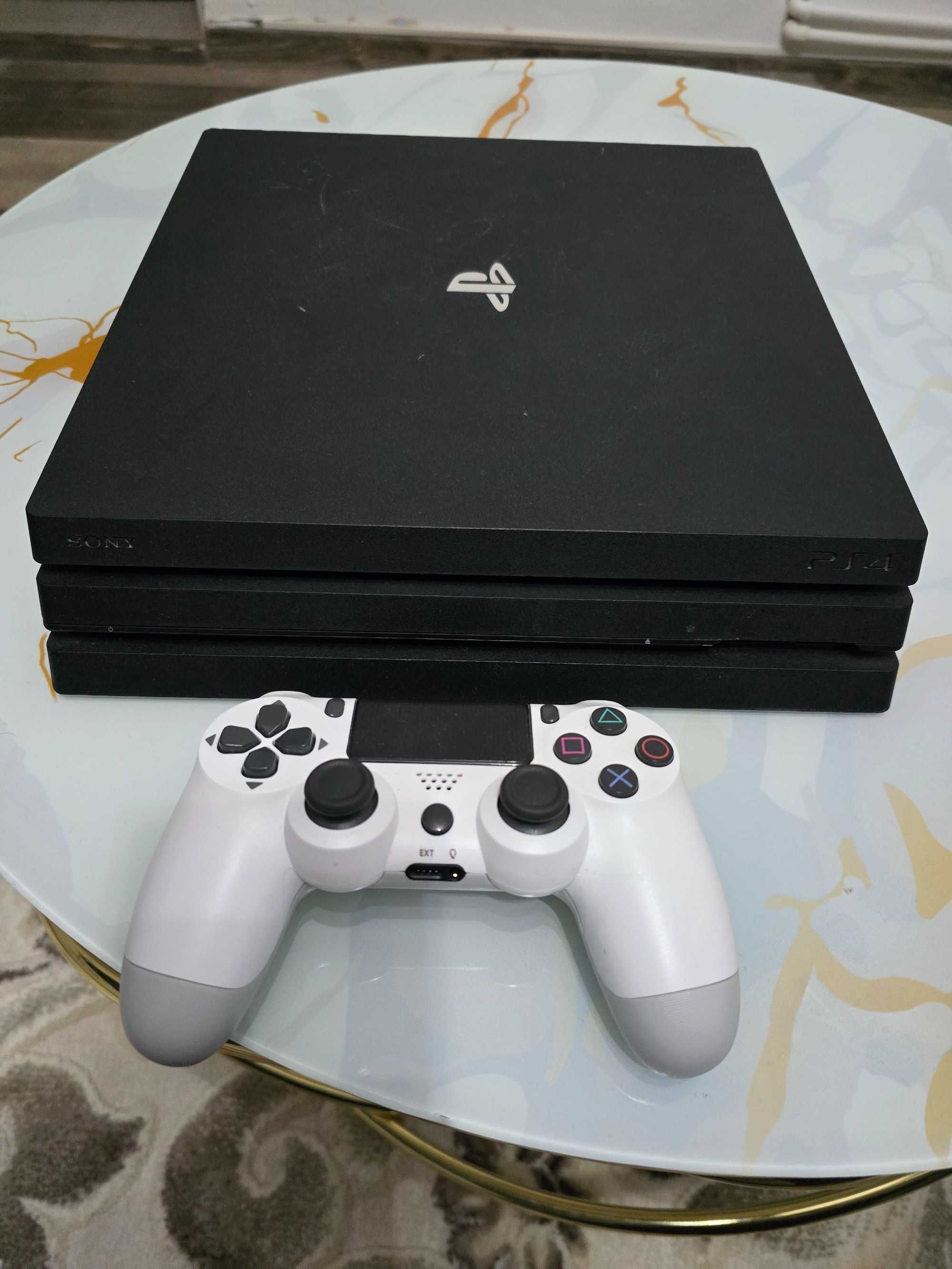 Consola ps4 de 1TB Memorie perfect functional