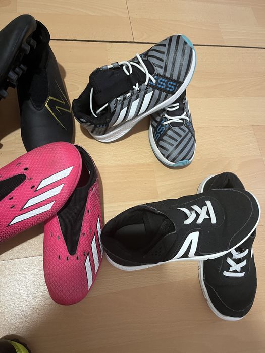 Маратонки,бутонки и стоножки за момче