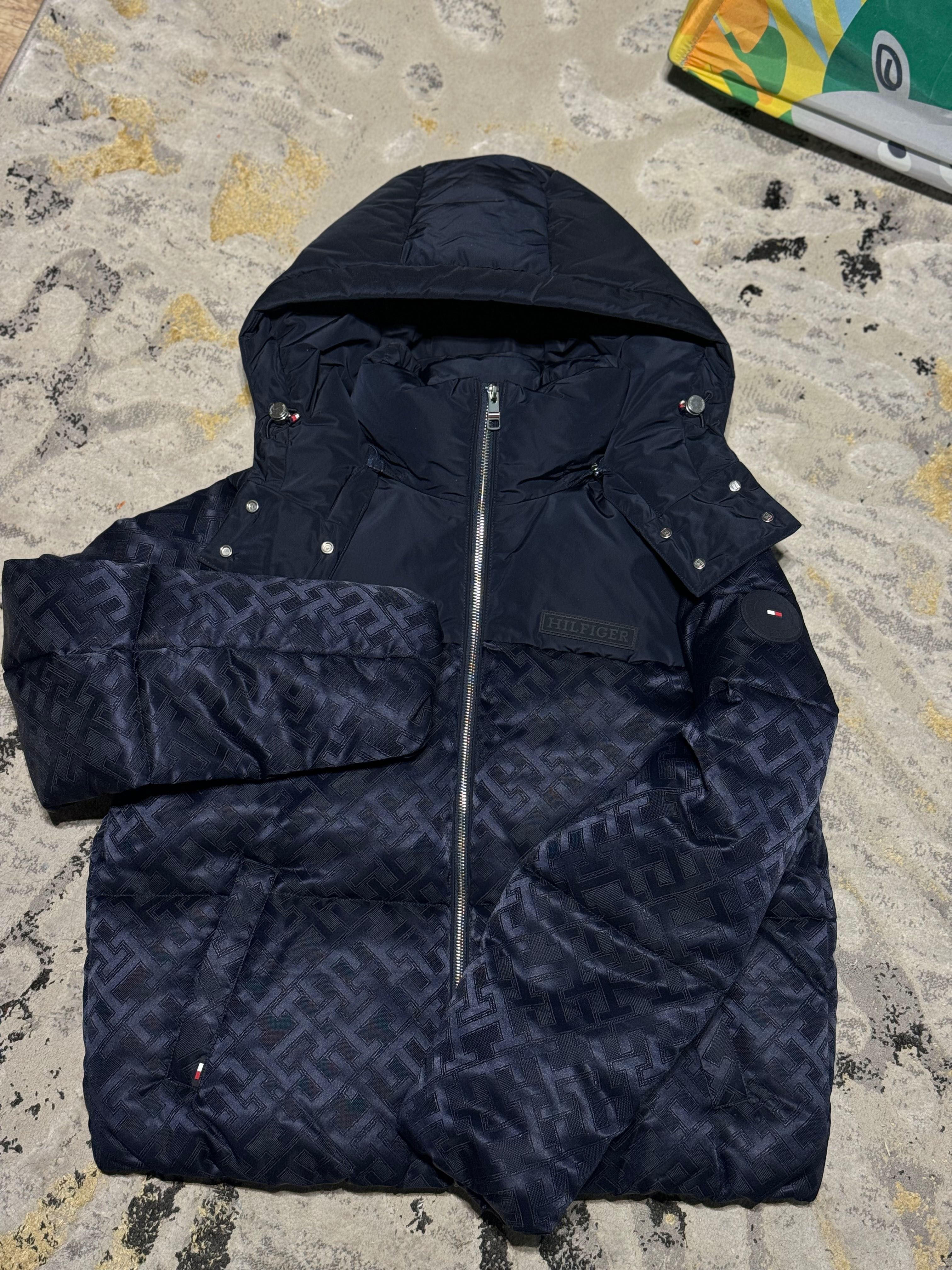 Дамско яке Tommy Hilfiger XS-S размер