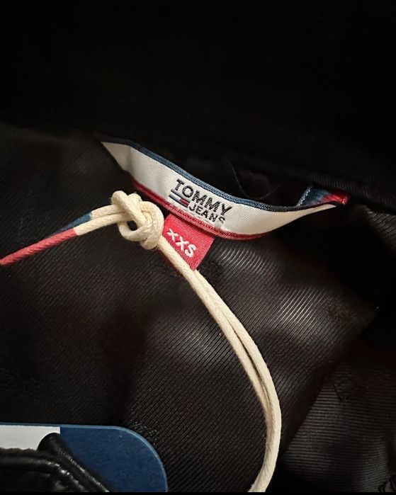 Vând Fusta Tommy hilfiger