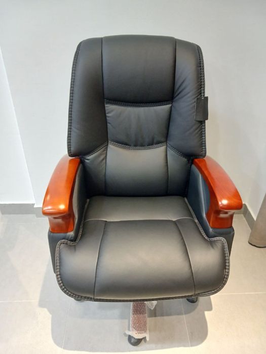 Ofisniy mebel kreslo