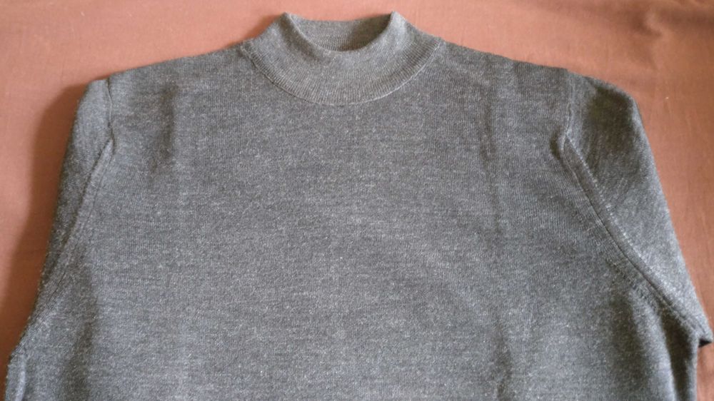 Ново, сиво мъжко поло