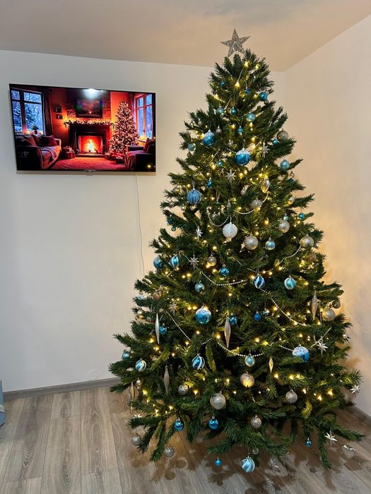 Brad artificial 210 cm, stare excelenta