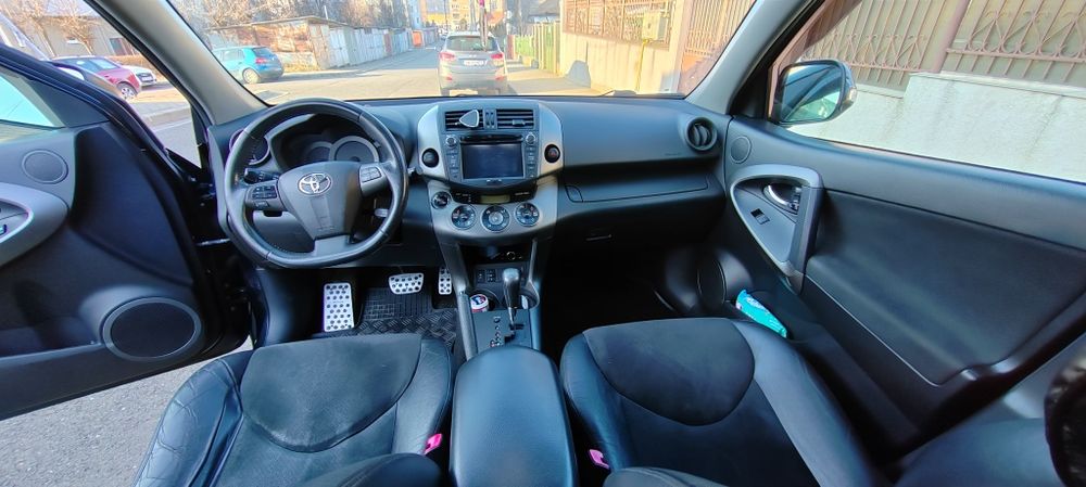 Vand sau schimb Toyota Rav4 2011 2.2 Diesel Automată
