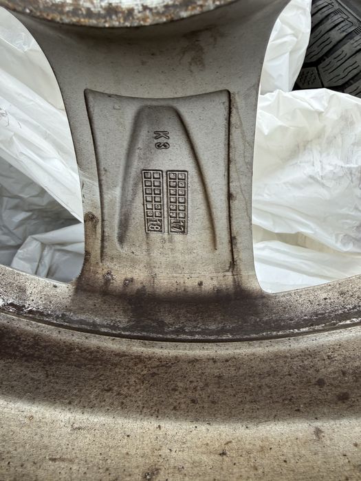 Зимни гуми с джанти DEZENT 215/60/17