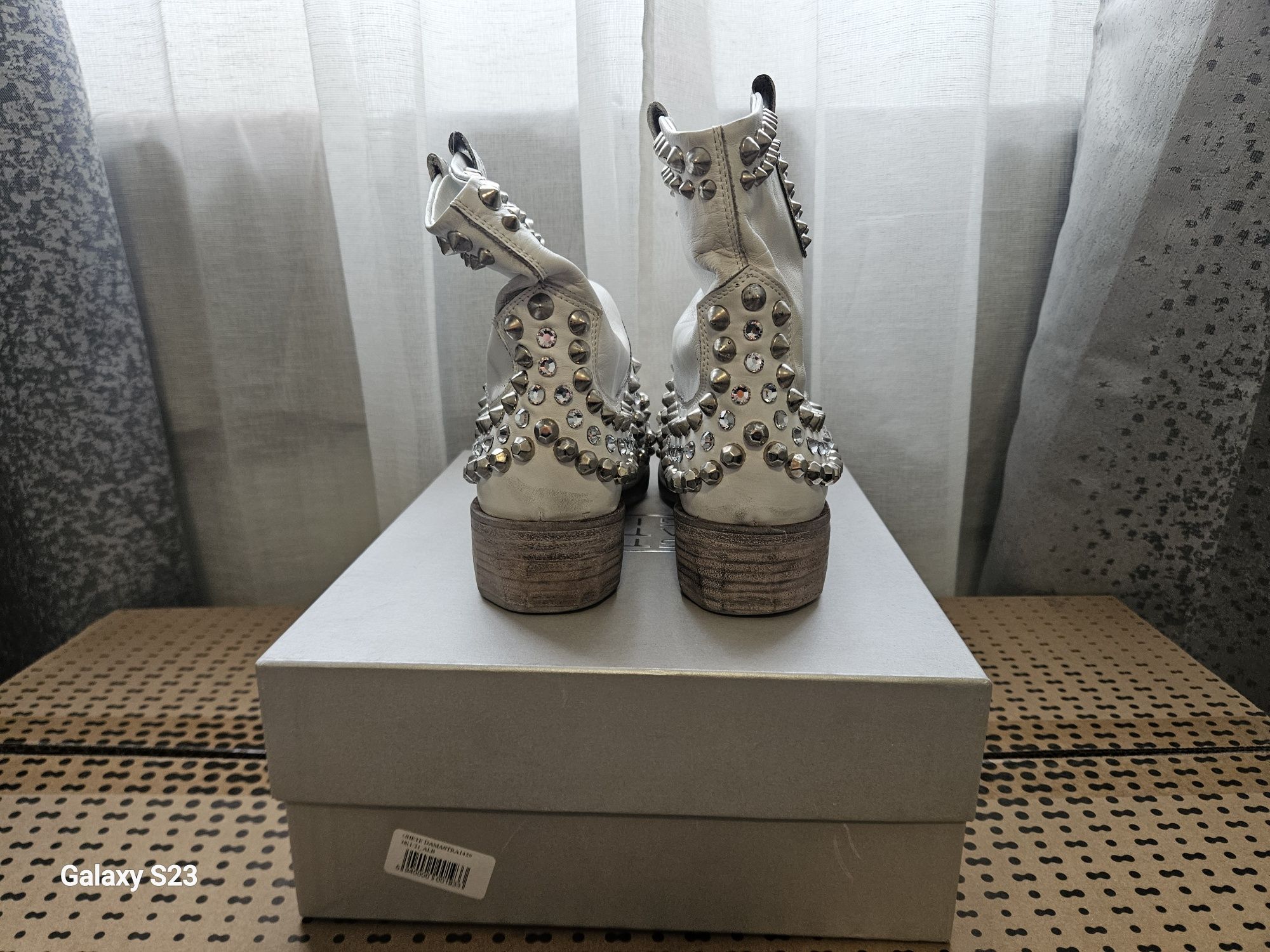 Strategia cizme damă piele naturală cu cristale Swarovski.