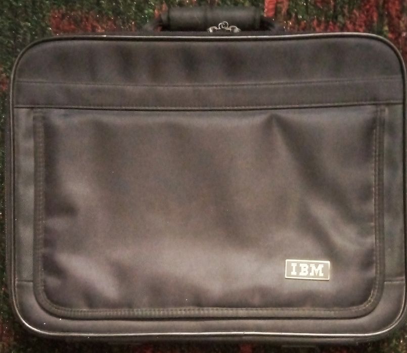 Продам сумку для ноутбука.