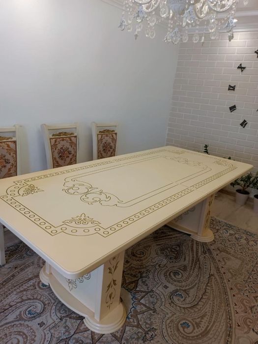 Продам стол и 12 стульев