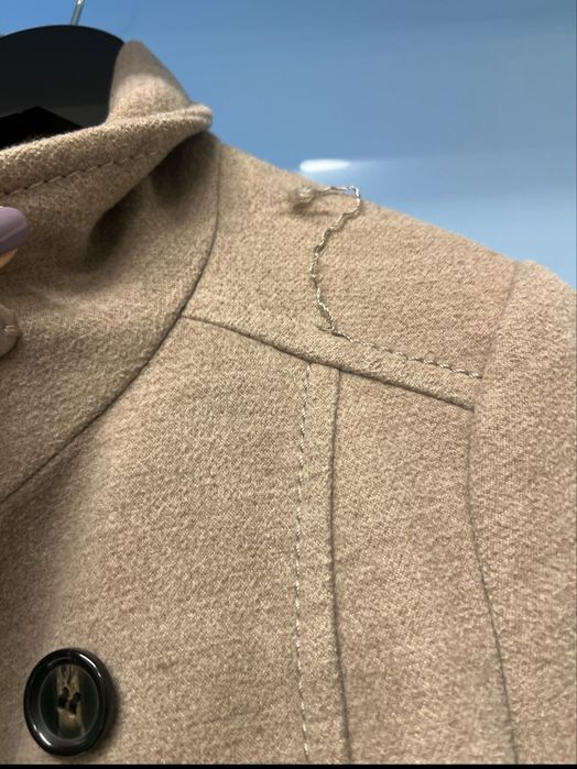 H&M късо палто - размер 40, бежов цвят