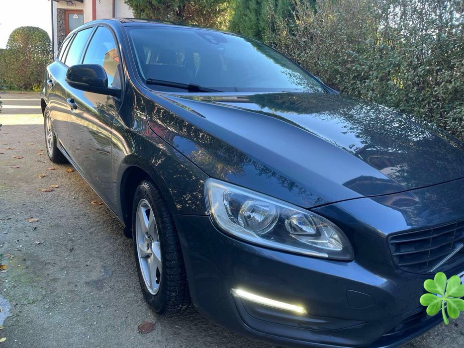 Продавам Volvo V60