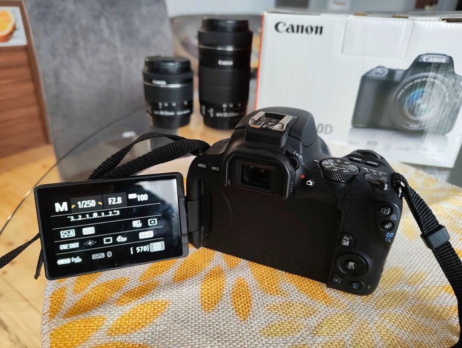 Фотоапарат Canon EOS 200D + 3бр обективи