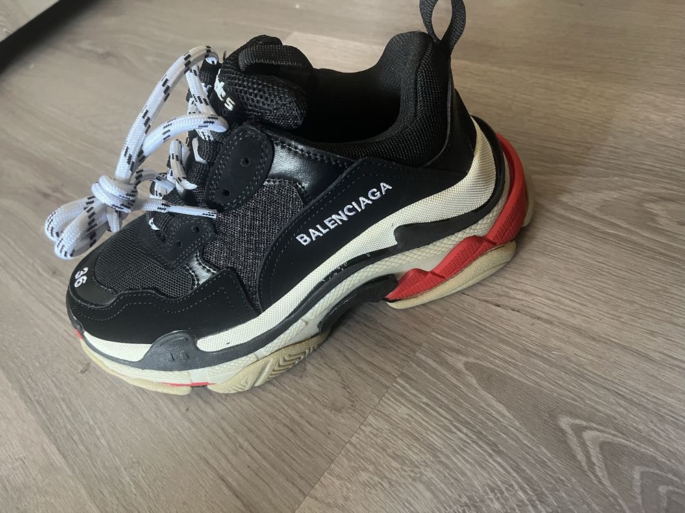 Vand Balenciaga Triple S