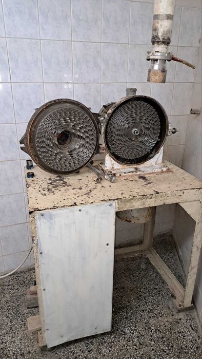 Машина за Мелене на Ядки, Ленено семе, Шипка и други