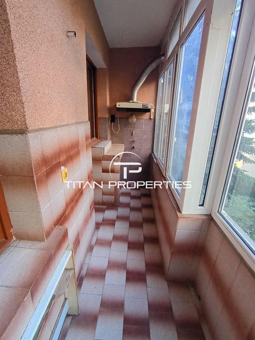 Тристаен апартамент с АКТ 16 в Центъра на гр. Бургас