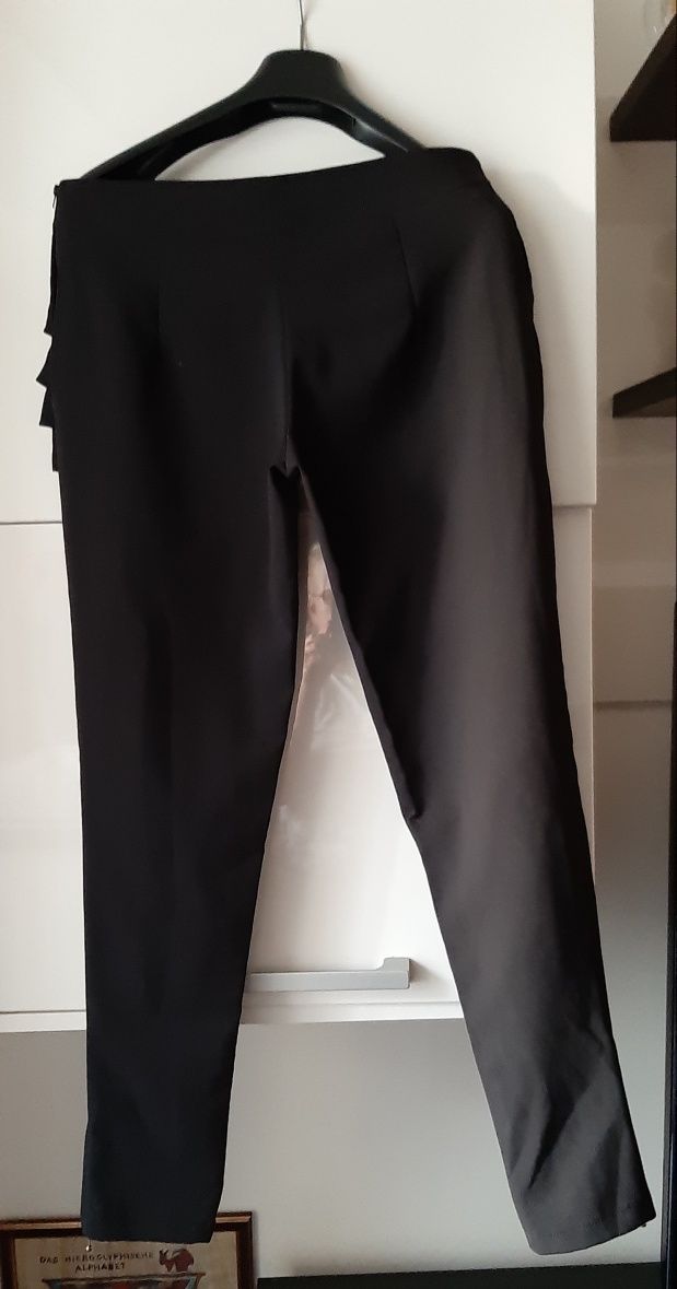 Pantaloni dama,bby,noi cu eticheta,model superb culoare neagra 38