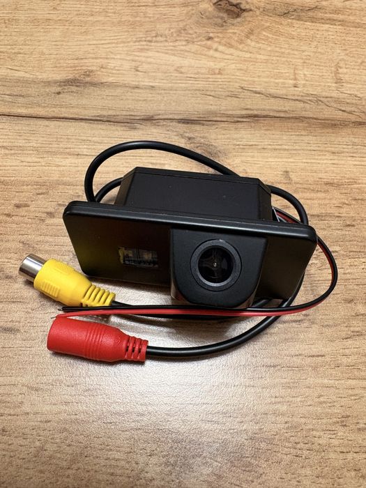 HD камера за задно виждане + модул за безжично свързване