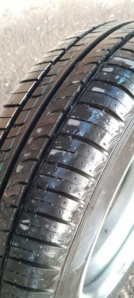Продам шину от спарка
( 155/70 R14 )
 Кому интересно звоните по