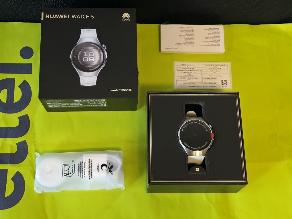 ЧИСТО НОВ 42mm Huawei Watch 5 Yettel Гаранция 2027г. White / Бял