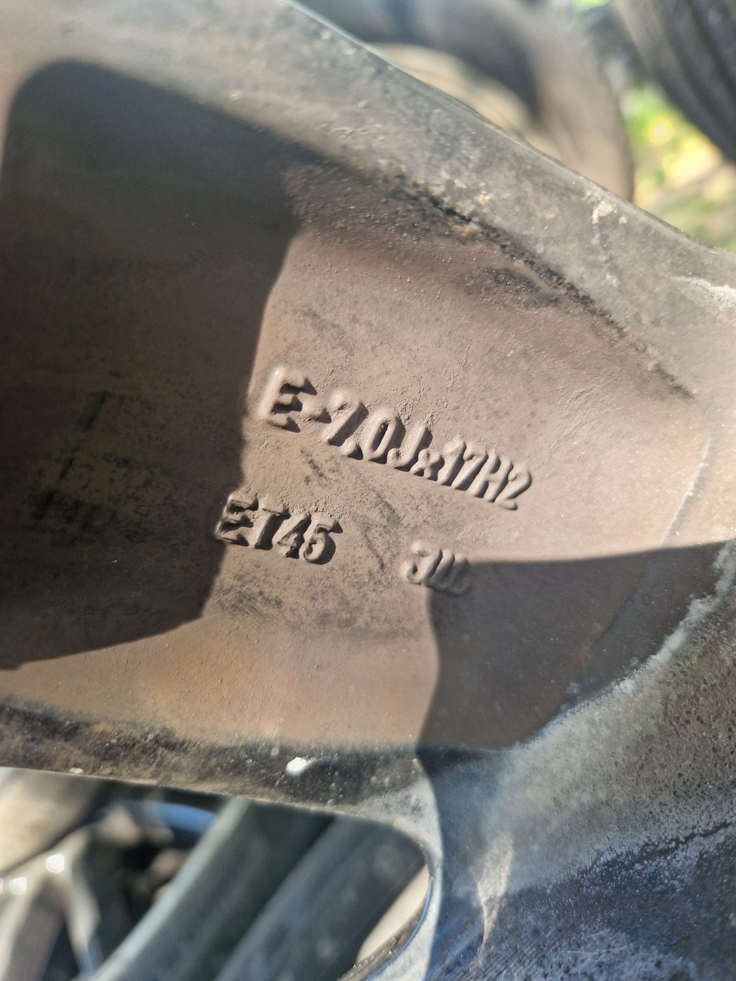 5×112мм. 215/55/17 цола Ауди SQ2