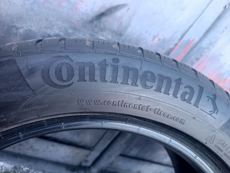 225/50/17 Continental