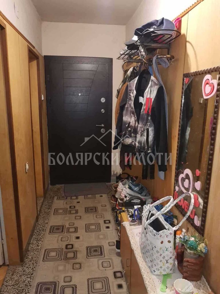 Продава се Тристаен апартамент в Велико Търново, Колю Фичето - 78 кв.м за 1347 €/кв.м - Снимка #2