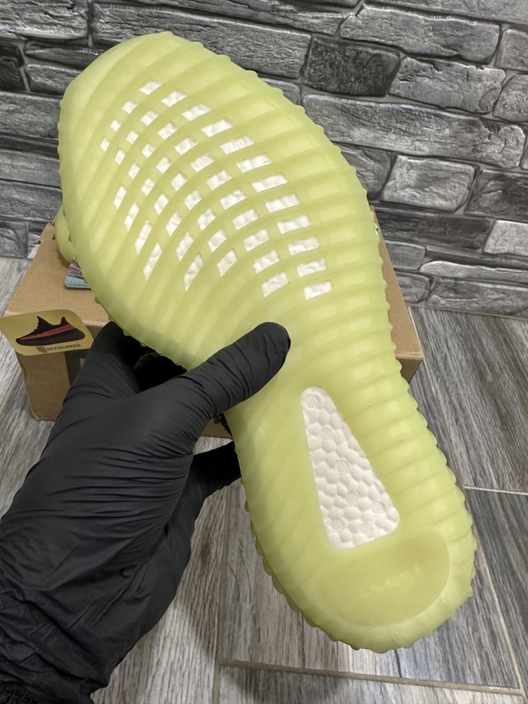 36-45 Yeezy Boost 350 v2 Yeezreel