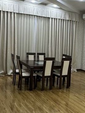 Продаётся стол с 8 стульями в отличном состоянии, Самовывоз