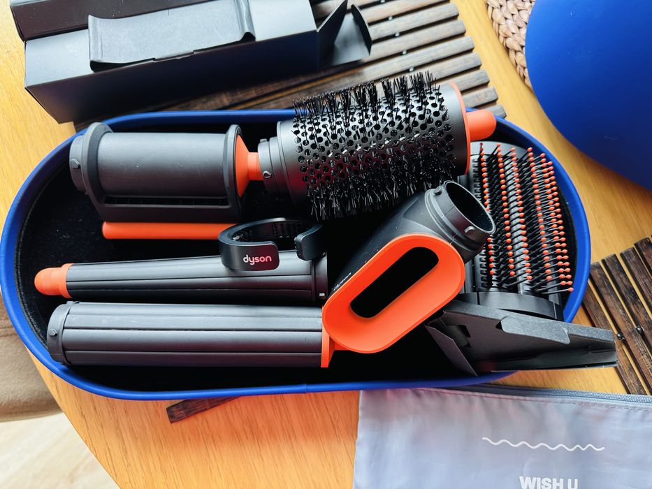 Dyson airwrap I.d