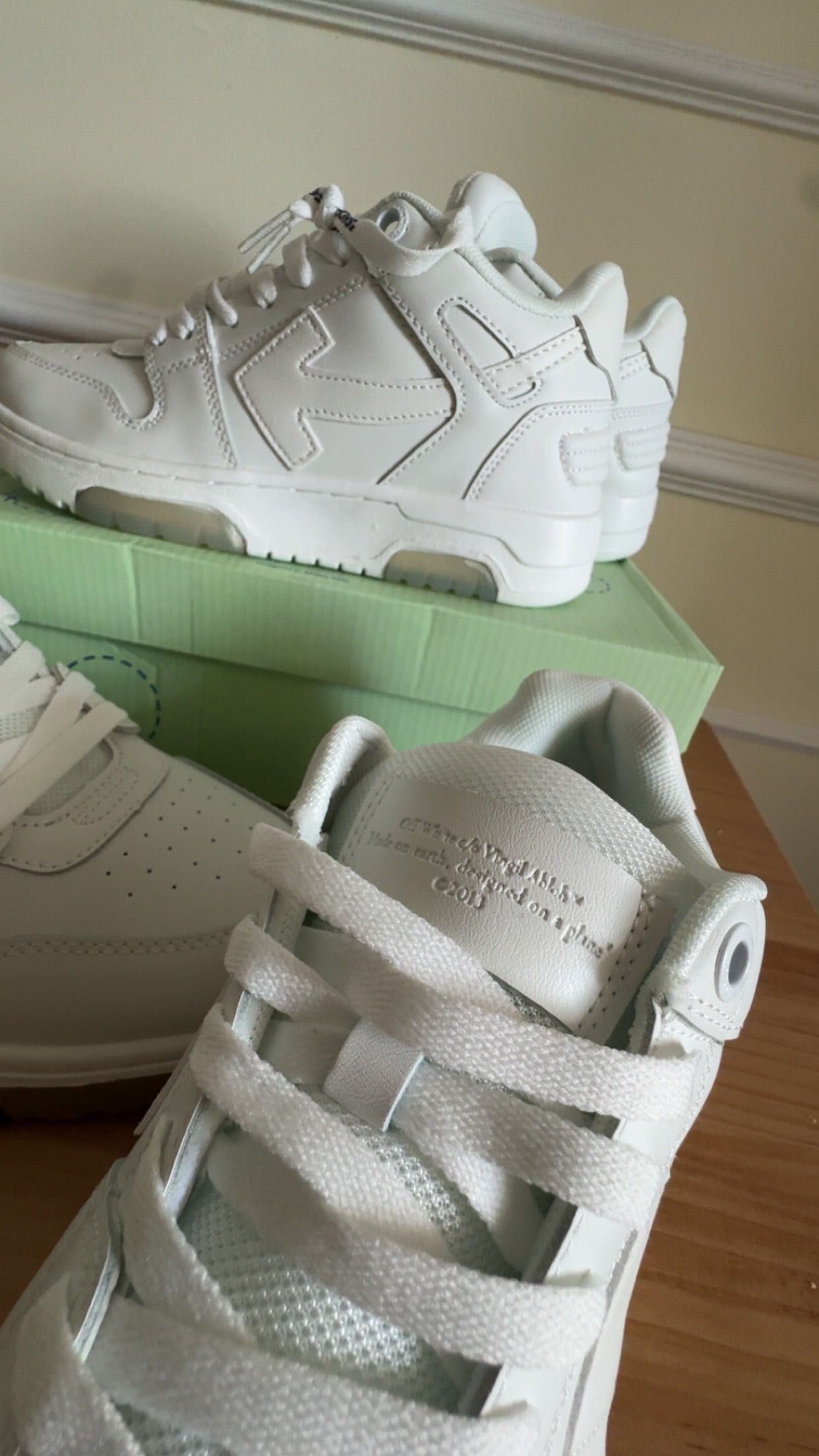 Off White “OOO” Sneakers New!