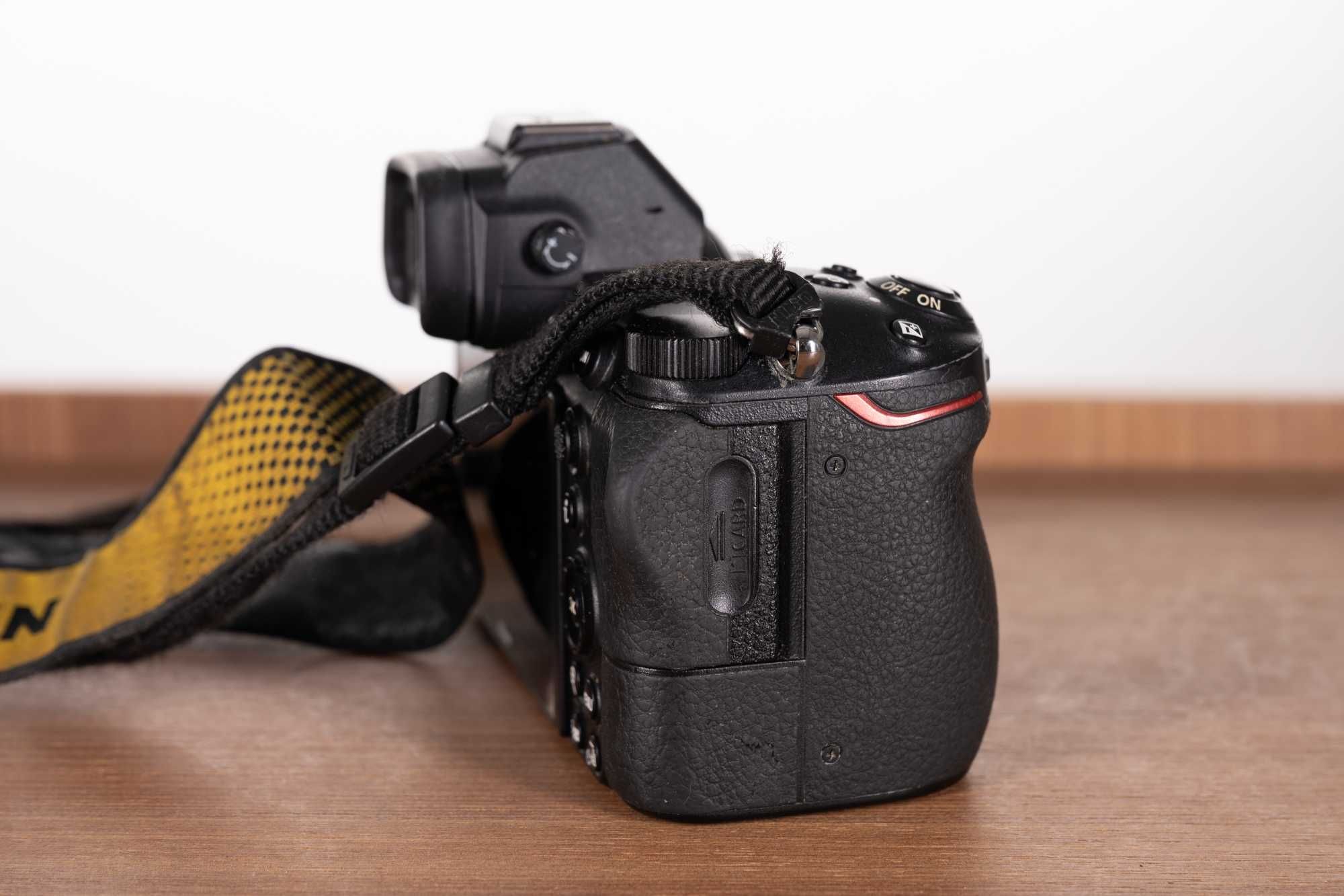 Продавам Nikon Z6 с грип Nikon MB-10.