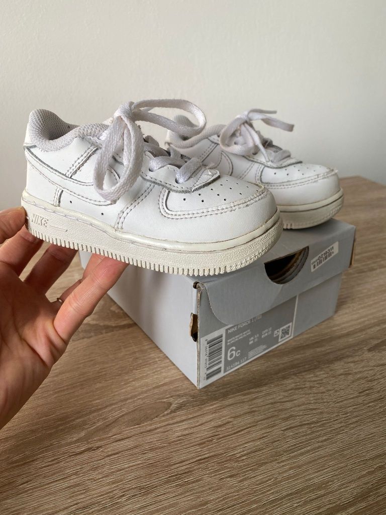 Nike Air Force 1 - размер 22