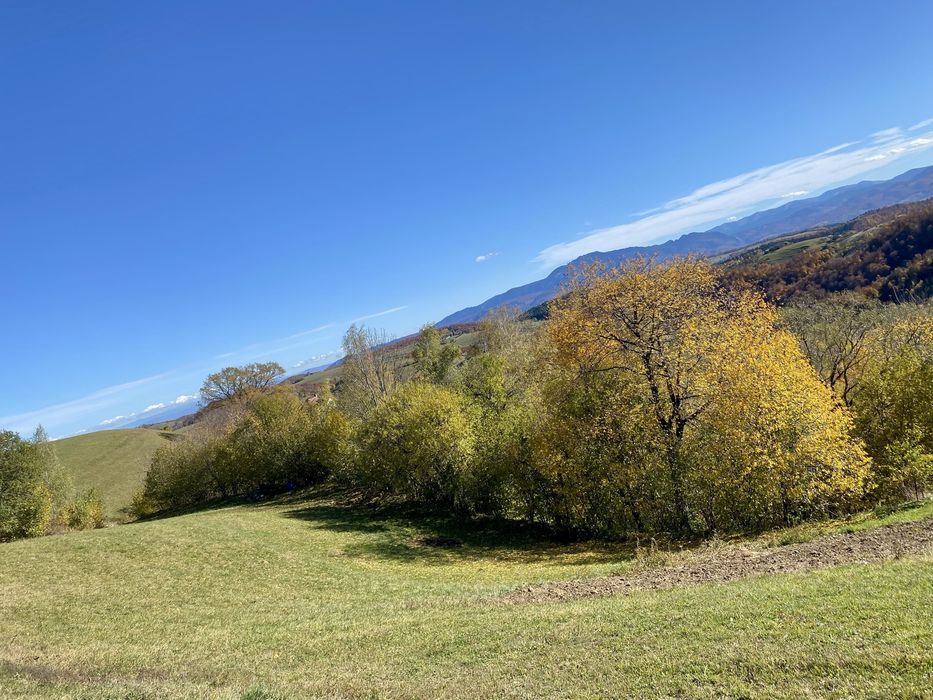 Vand teren intravilan cu priveliste deosebita