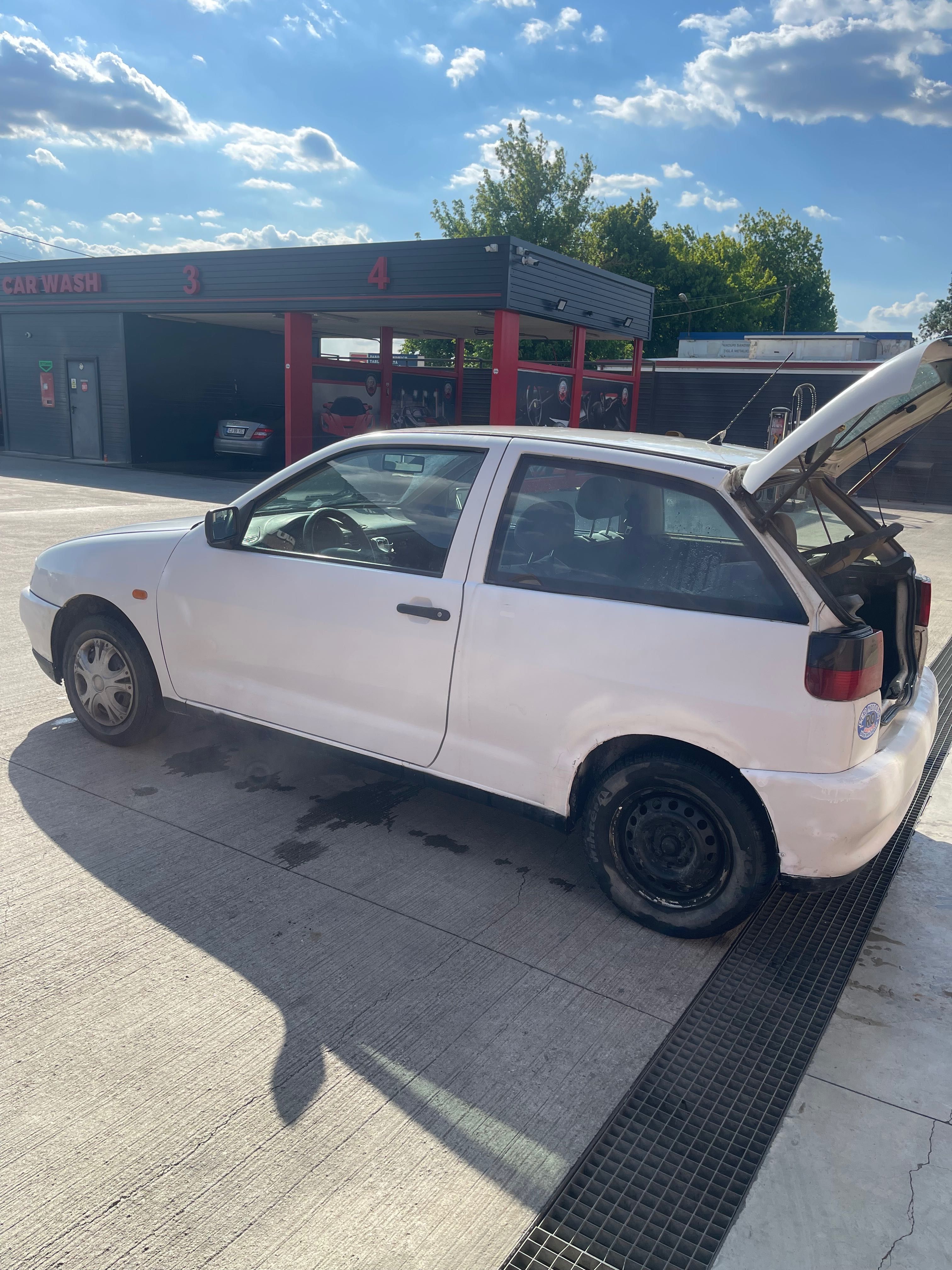 Vând Seat Ibiza motor mic ideală pt naveta