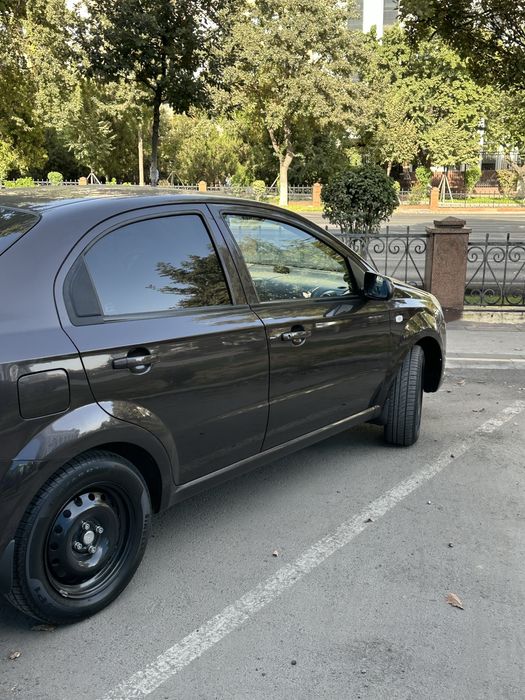 Продается своя nexia 3 AT