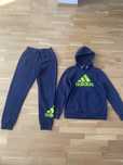 Vând compleu Adidas mărimea  (  m-bluză/pantalon ) 1,52 înălțime