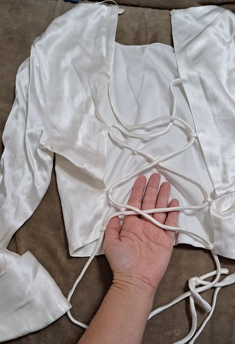 Bluza Zara pana în talie