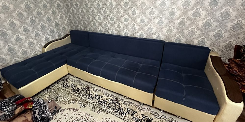Продается удоьный Угловой диван.