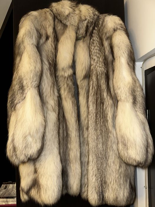 Blană naturală de lux, model clasic, în stare excelentă