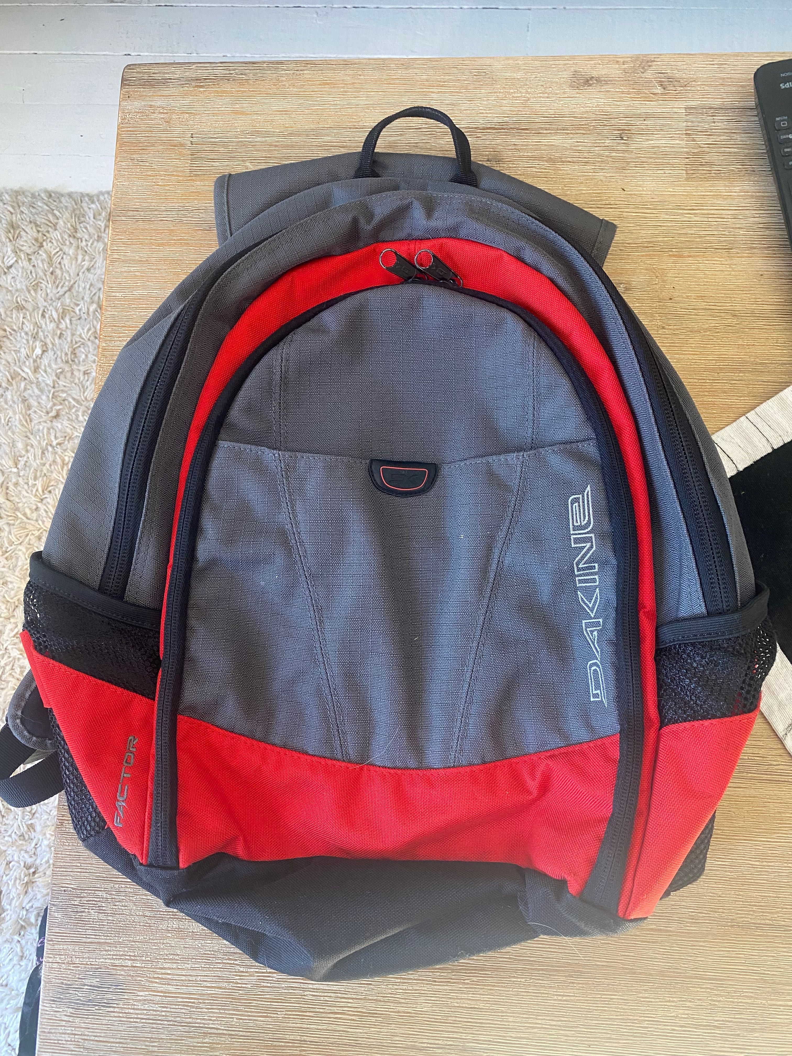 Dakine 2 броя раници