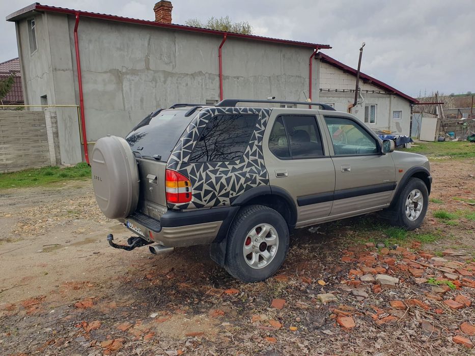 Vand Opel Frontera anul 2000