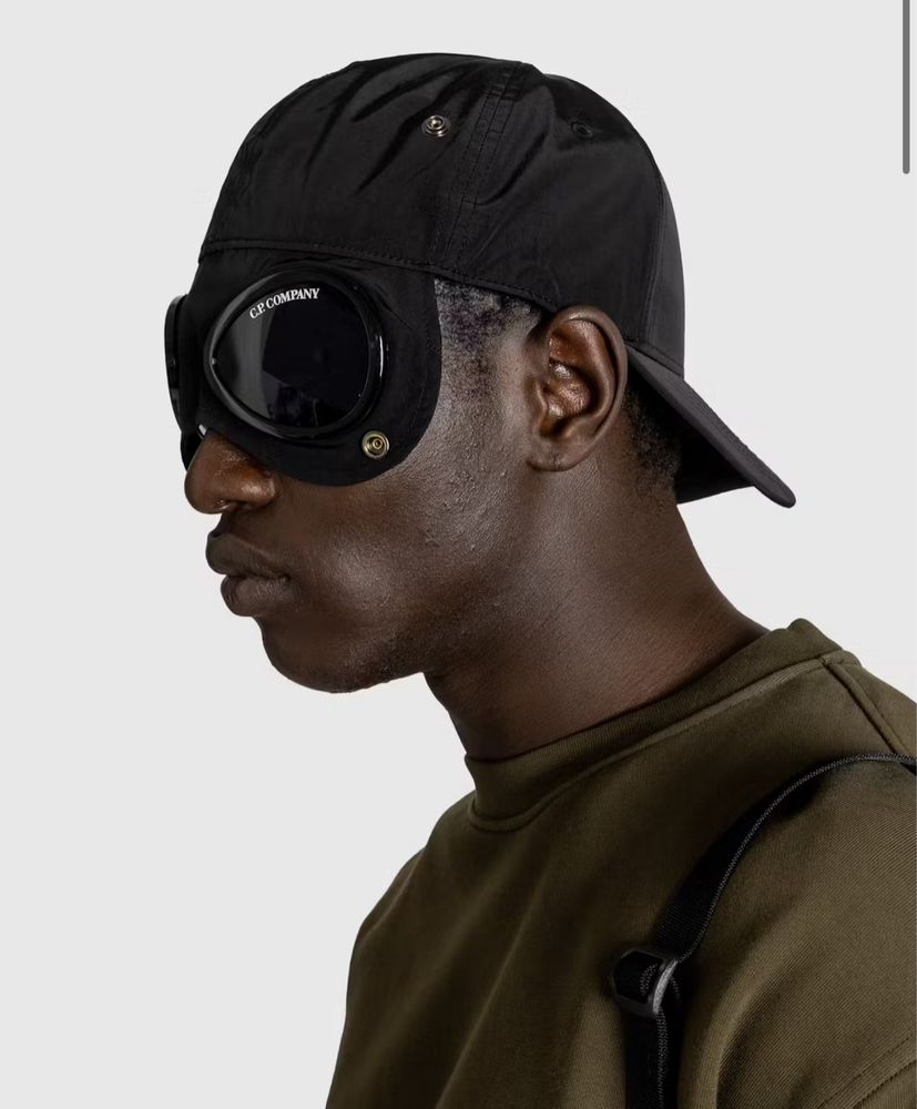 Шапка с козирка C.P. Company Goggle