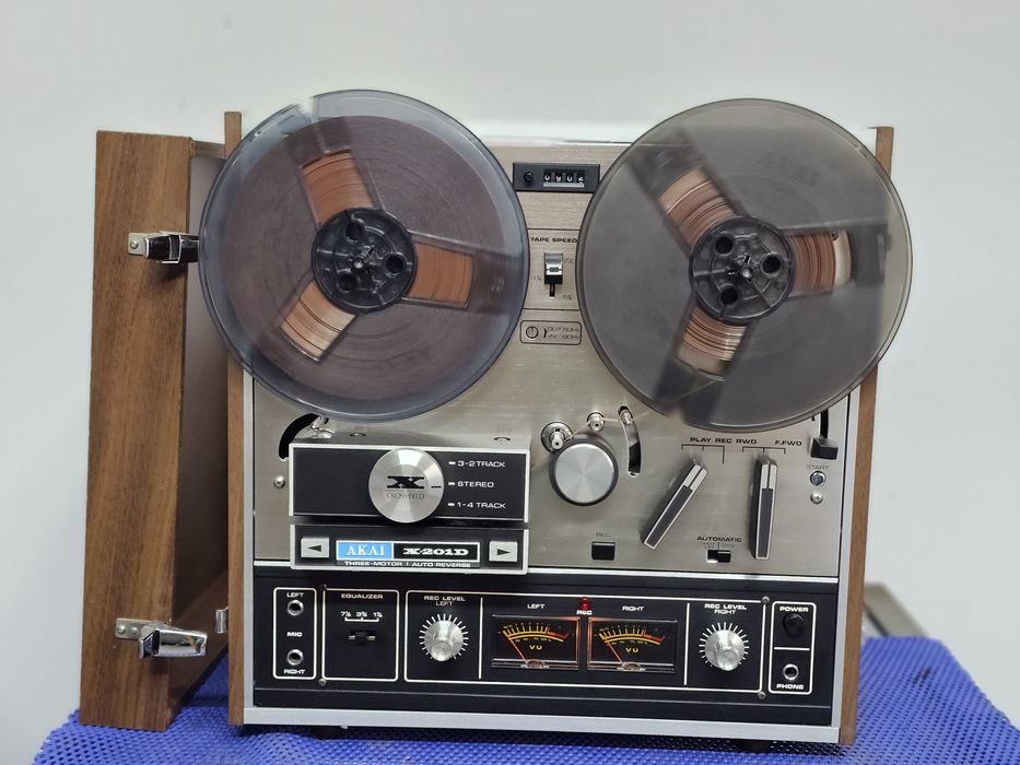 Magnetofon Akai X-201D