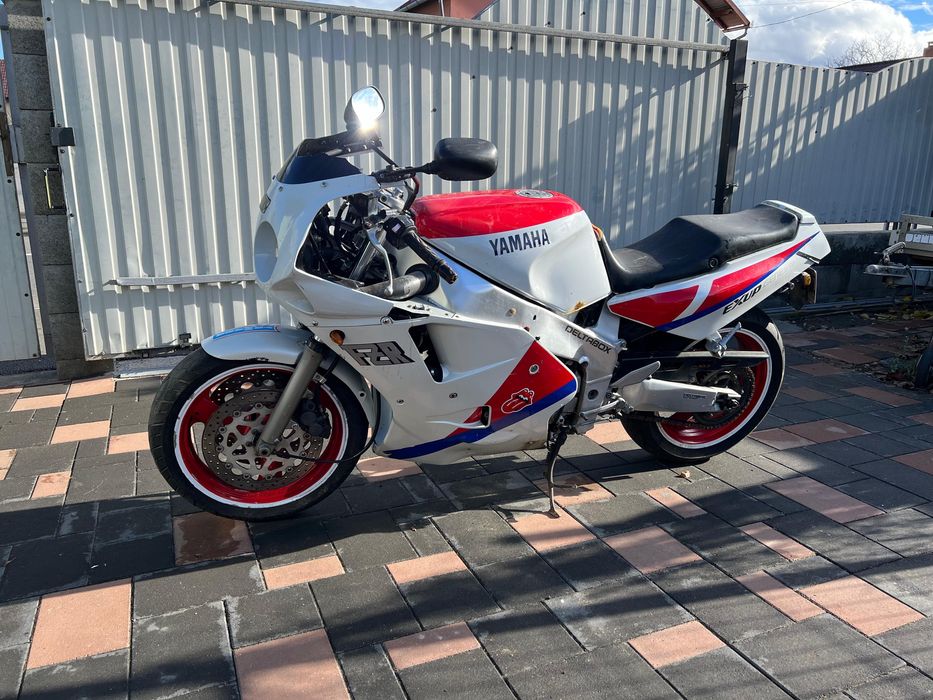 Yamaha FZR 1000  exup deltabox
