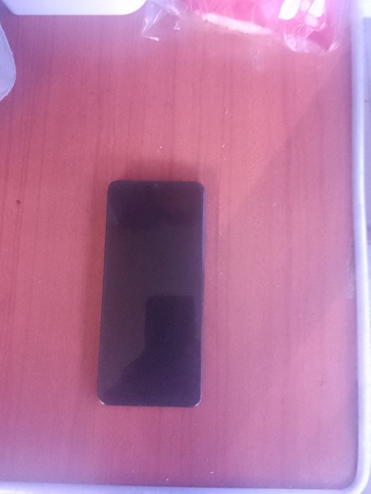 Продавам телефон REDMI A3 почти нов без забележки